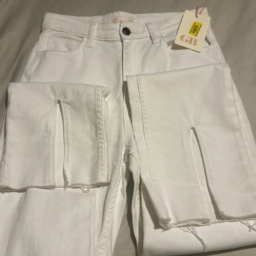 NWT GB High Rise Split Front Distressed Straight Leg Jeans - Picture 9 of 11